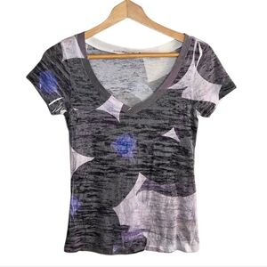 Y2K Before + Again | Gray Blue Floral Burnout V-neck Tee Size Small
